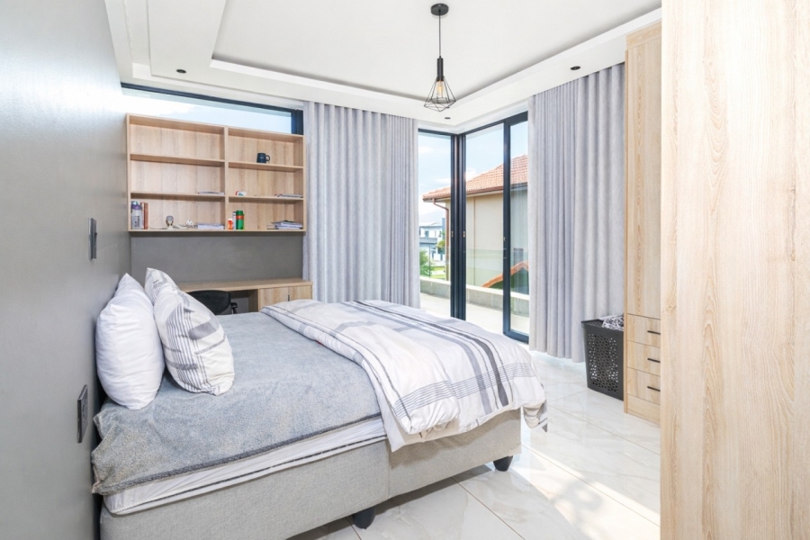 6 Bedroom Property for Sale in The Islands Estates North West
